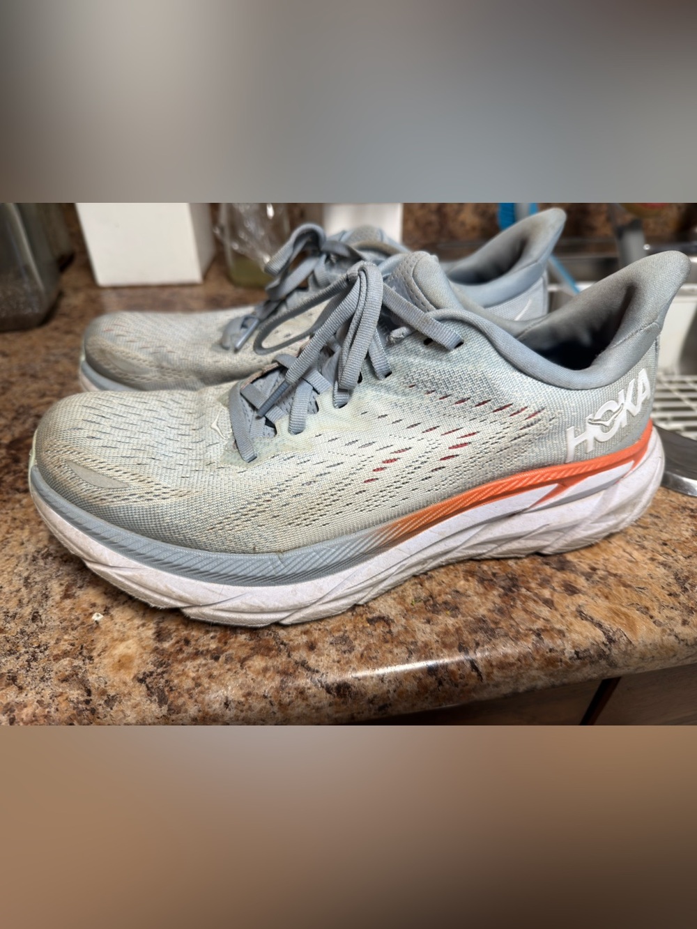 HOKA Women’s Clifton 8 size 9.5D